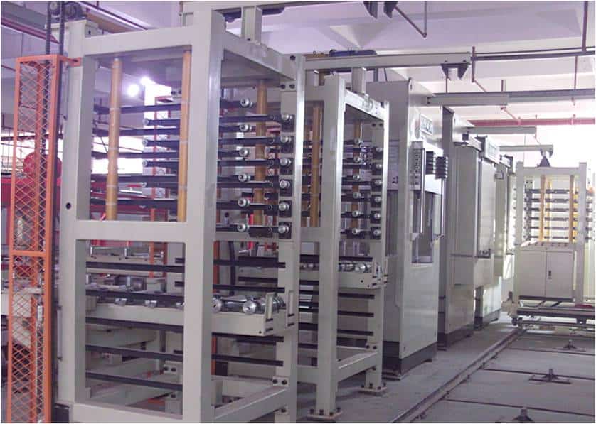 Equipo-de-prensado-de-placas-de-circuito-impreso-multicapa