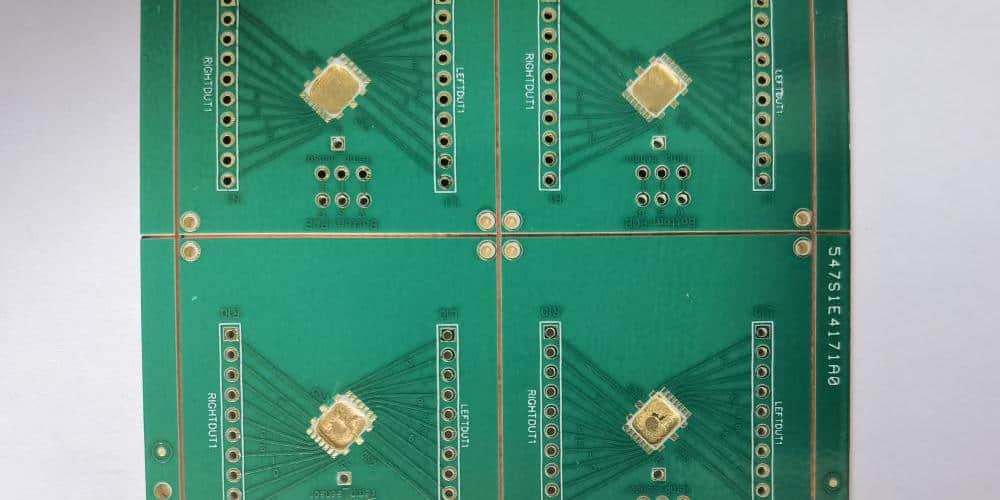 Placa de circuito impreso con núcleo metálico