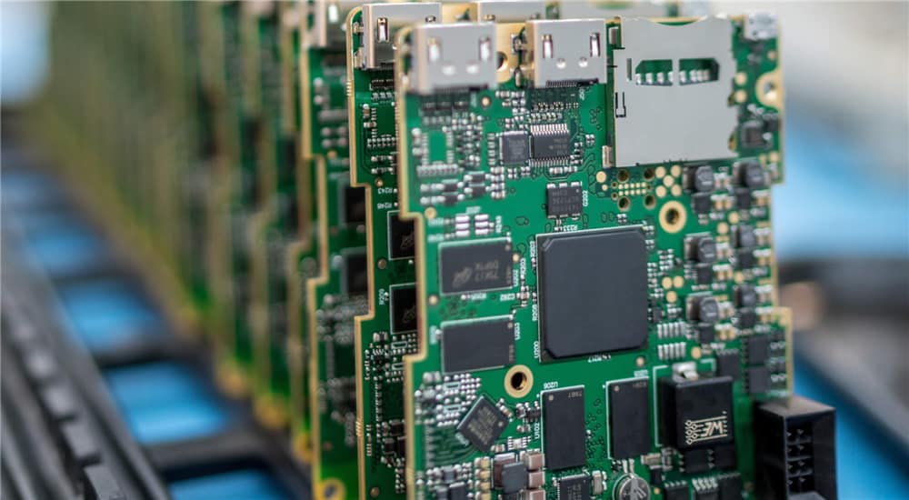 Montaje de placas de circuito impreso complejas